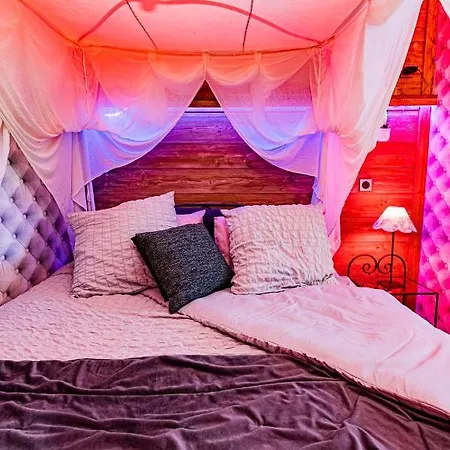 بيت ضيافة Le Neflier - Balneo - Romantique Pour 2 ديجون