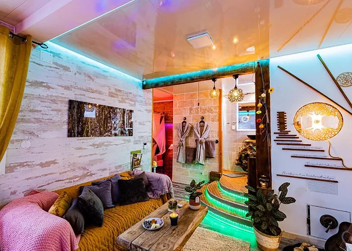 게스트하우스 Le Neflier - Balneo - Romantique Pour 2 4*